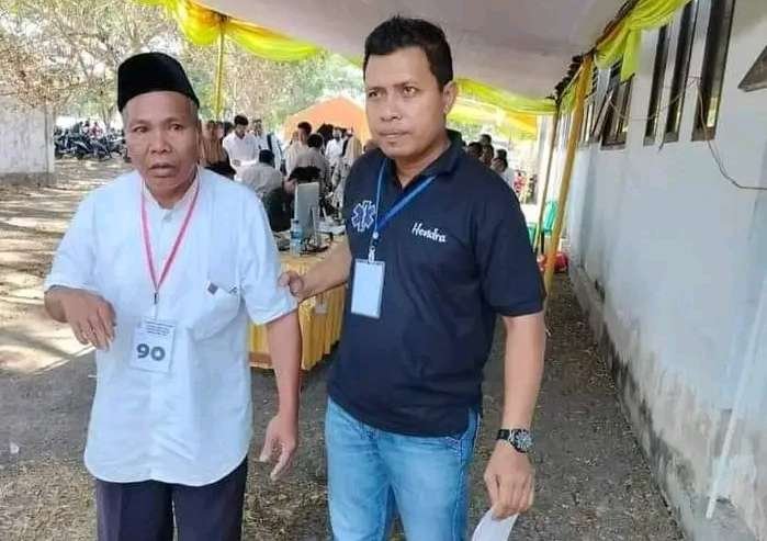 Husrin, guru honorer di Bima yang lulus PPPK.