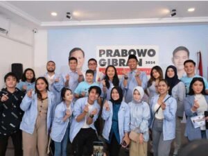 Foto bersama usai launching aplikasi berfoto2ai