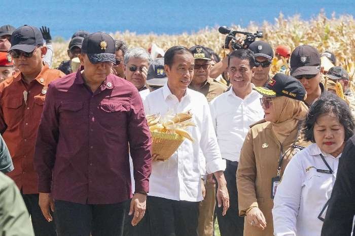 Pj Gubernur NTB dampingi Presiden Jokowi.