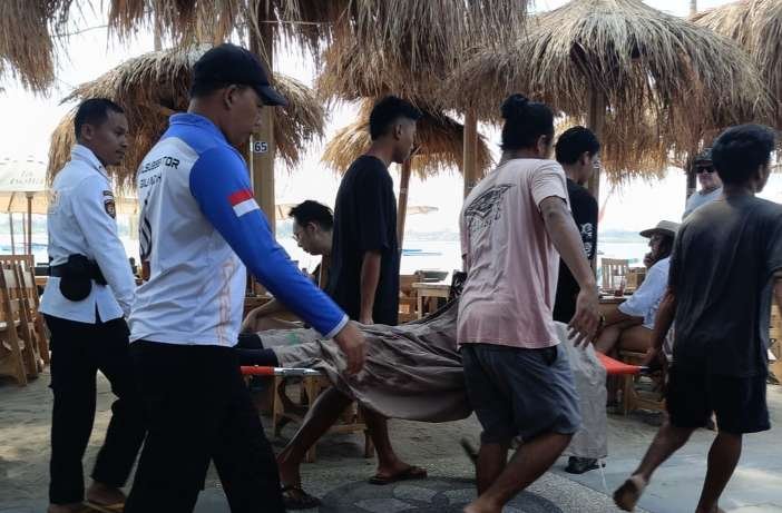 Mayat WNA Korea ditemukan mengapung di Pantai Gili Trawangan.