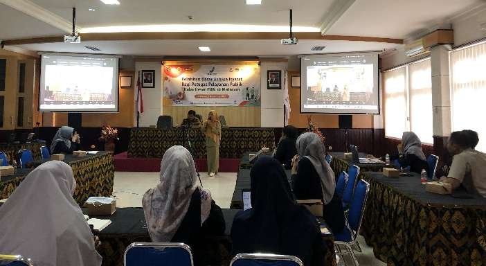 Pelatihan Dasar Bahasa Isyarat BBPOM di Mataram