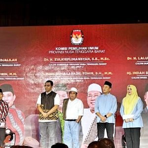 KPU NTB mengelar Debat Pertama Calon Gubernur dan Wakil Gubernur di Hotel Lombok Raya Mataram Rabu (23/10) malam.