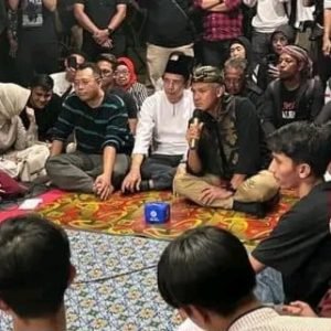 Ganjar Pranowo pakukan dialog dengan anak muda Lombok