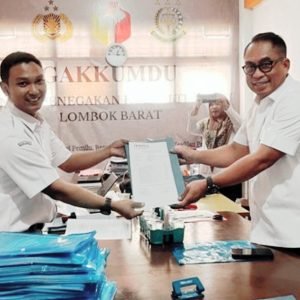 Sudirsah Caleg Partai Gerindra melaporkan dugaan kecurangan perhitungan suara di Kecamatan Sekotong Lombok Barat.