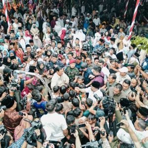 Prabowo saat resmikan sumber titik air bersih, di Bangkalan, Madura.