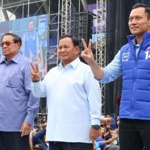 SBY, Prabowo dan AHY pada kampanye akbar Demokrat.