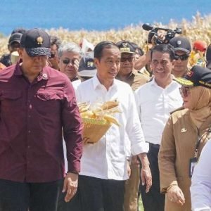 Pj Gubernur NTB dampingi Presiden Jokowi.