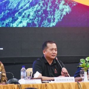 Gubernur NTB HL. Muhamad Iqbal saat menghadiri Rakor Fornas VIII di Mataram