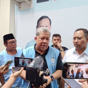 H. Fahri Hamzah, S.E., dalam acara silaturahmi dan konsolidasi relawan Prabowo-Gibran di Sekertariat TKD NTB di Jalan Panjitilar Selasa (16/1) hari ini.