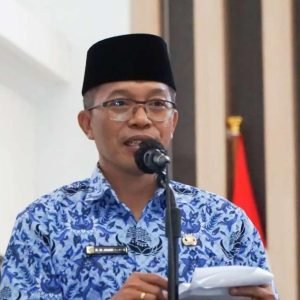 Pj Bupati Lombok Timur H. Muhammad Juaini Tofik mengeluarkan SK Pemberhentian dengan hormat kepada 89 Kepala Desa.