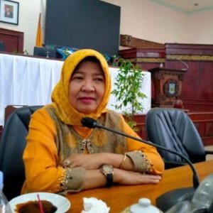 Setelah dua kali dipercaya sebagai Ketua DPRD NTB, kini untuk ketiga kalinya DPP Partai Golkar mempercayakan jabatan bergengsi itu kepada Isvie Rupaeda.