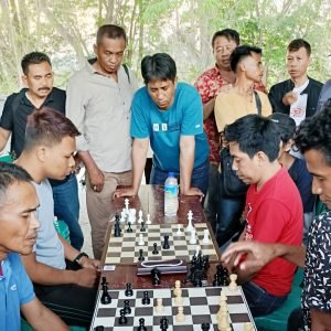 Dandim 1614 Dompu, Letkol Kav. Riyan Oktiya Virajati, S.T., M.M, secara resmi membuka pelaksanaan turnamen catur Dandim Cup 1 Rabu (2/10) siang.