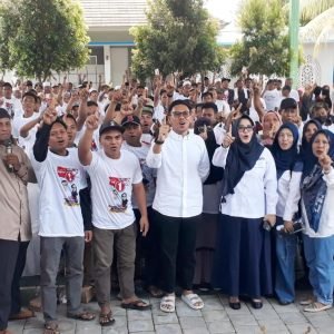 Calon Bupati Lombok Barat Nuavar Furqani Farinduan alias Farin menghimbau masyarakat Lombok Barat jangan mau disogok dengan uang 100 ribu atau berapa pun saat memilih pemimpin untuk Lombok Barat.