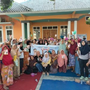 Kamis (17/10) kemarin, Tim Srikandi dibawah komando Hj Nanik Suryatiningsih alias Bunda Nanik melakukan sosialisasi ke Dusun Nyiur Lembang Desa Jembatan Gantung Kecamatan Lembar Lombok Barat.