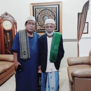 Abah Uhel berkunjung ke Pondok Pesantren Salaf Modern (PPSM) Thohir Yasin di Desa Lendang Nangka Utara Kecamatan Masbagik Kabupaten Lombok Timur, Sabtu (26/10) malam.