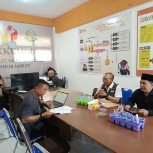 Tim kuasa Rintun H Moh Tohri Azhari SH dan Akhmad Suhaedi hari ini Senin (18/11) membuat laporan resmi ke Bawaslu Kabupaten Lombok Barat terkait temuan suap ini.