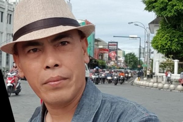 Kadiskominfotik NTB Yusron Hadi menghimbau masyarakat agar lebih bijak dalam bersosial media.