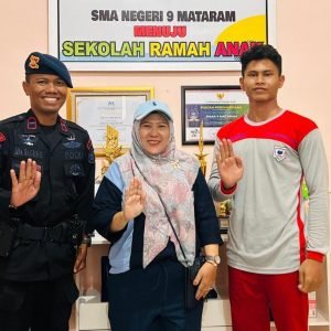 Salah satu atlet yang mewakili Kontingen di PON Bela Diri 2025 adalah pelajar SMAN 9 Mataram Kelas XII Saintek 3 bernama Razin Fatan.
