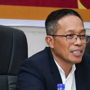 Serahkan Ratusan SK PPPK, PJ Bupati Lombok Timur: Layani Masyarakat dengan Baik