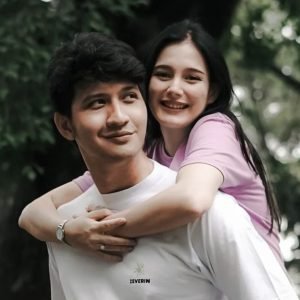 Netizen menduga rumah tangga Aditya Zoni dan Yasmine Ow sedang retak