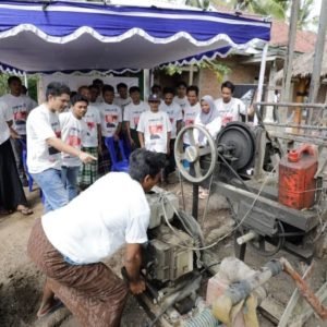 Relawan Ganjar-Mahfud NTB serahkan bantuan sumur bor pada masyarakat