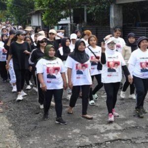 Relawan Ganjar-Mahfud NTB adakan jalan santai bersama masyarakat