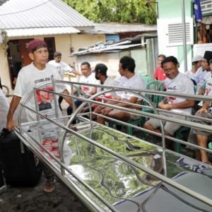 Relawan Ganjar-Mahfud NTB berikan bantuan fasilitas kesehatan