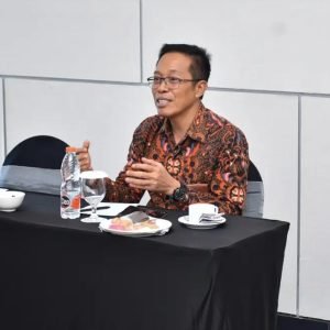 Pj Bupati Lombok Timur dapat penghargaan dari Basnaz