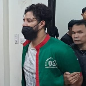 Penampakan Ammar Zoni dengan baju tahanan.