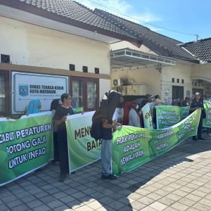 Demo karyawan RSI di Disnaker