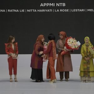 Pesona Tenun Muna Pa’a di Indonesia Fashion Week (IFW) 2025