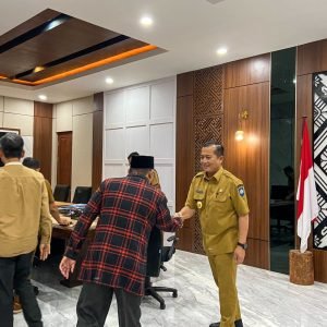 Gubernur NTB, Lalu Muhamad Iqbal saat menerima kunjungan dari Jamkrida