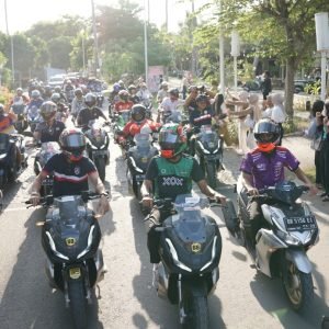 Sejumlah pembalap ARRC melakukan parade di The Mandalika