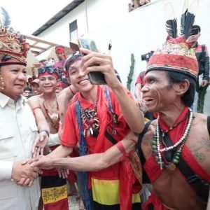 Screenshot iG @Prabowo( Prabowo Subianto di sambut pasukan merah Tariu Borneo Bengkule Rajakng)